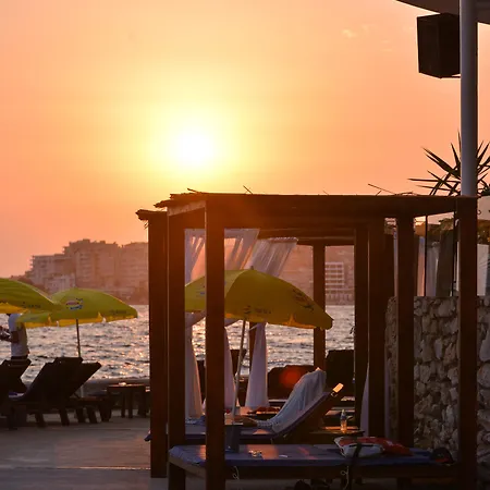 ホテル Nertili Sarandë