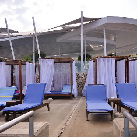 호텔 Nertili Sarandë